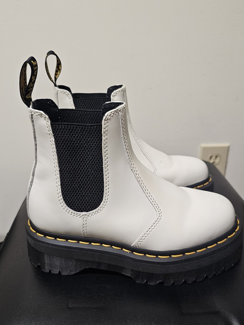 Dr. Martens 2976 Quad Platform White Chelsea Boots Size US 4 - Picture 6 of 12